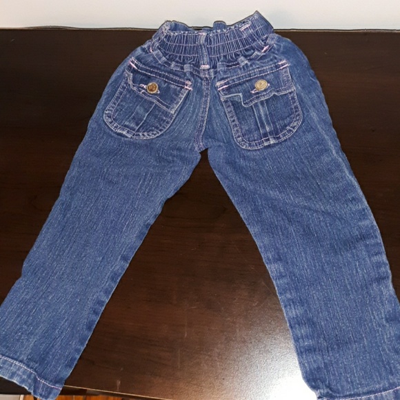 Girls 24 months jeans w/pink stitch & 1 leg design - Picture 2 of 5